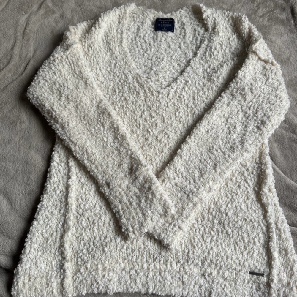 Abercrombie & Fitch Textured White V-Neck Sweater
